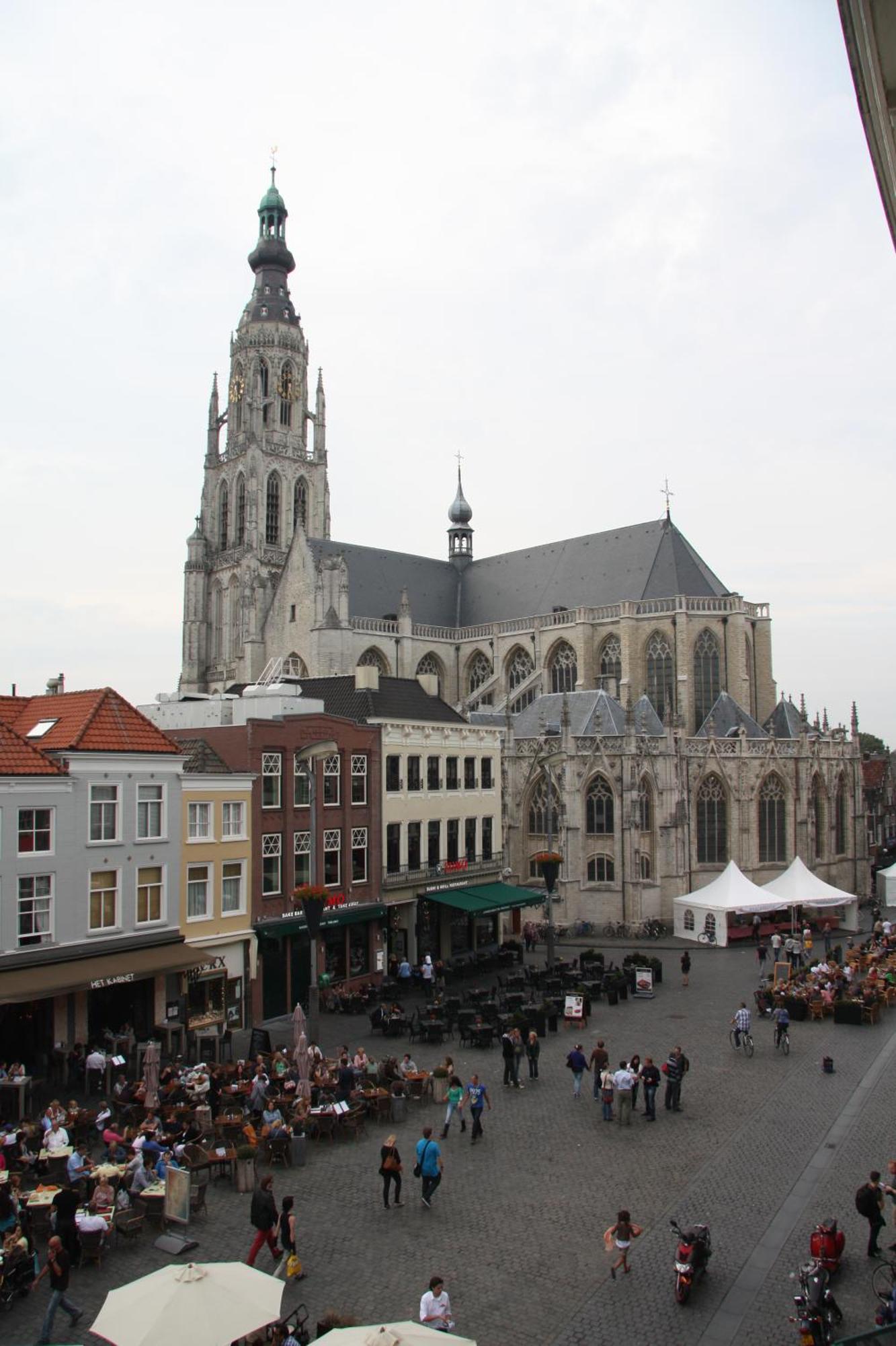 Stadshotel De Klok Breda Exterior photo