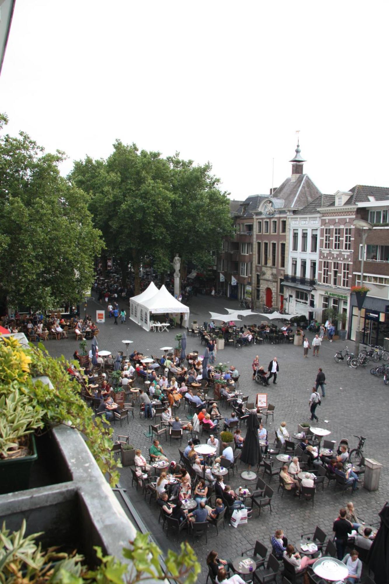 Stadshotel De Klok Breda Exterior photo